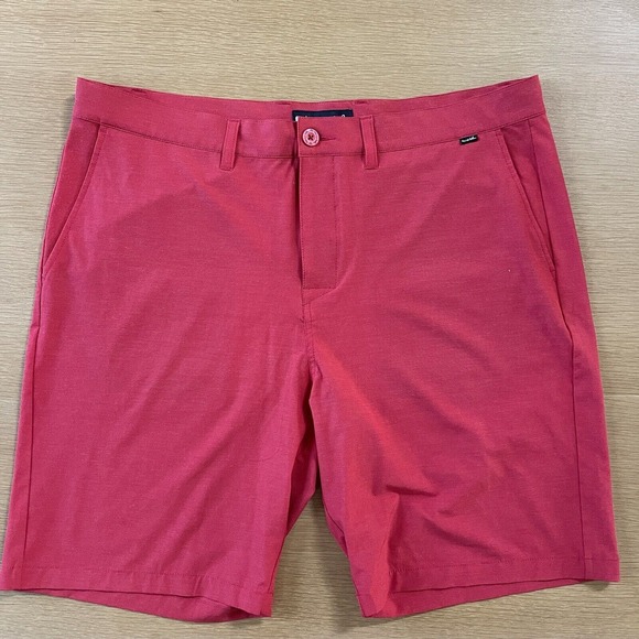 Men's Travis Matthew Size 40 Flat Front Red Athletic Golf Shorts - Picture 1 of 6